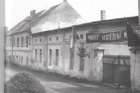 Převzato z knihy: Chmelenský, Michal. Židovské komunity na Sušicku. 1. vyd. V Plzni: Západočeské muzeum, 2013.